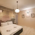 The Old Town Industrial Vault - A Fusion Of Past & Present Apartmán *