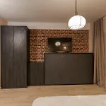 The Old Town Industrial Vault - A Fusion Of Past & Present Apartmán *