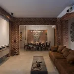 The Old Town Industrial Vault - A Fusion Of Past & Present Apartmán