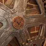 The Old Town Industrial Vault - A Fusion Of Past & Present * Bukurešť