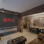 The Old Town Industrial Vault - A Fusion Of Past & Present Apartmán