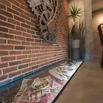 The Old Town Industrial Vault - A Fusion Of Past & Present Apartmán *