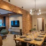 Apartmán The Old Town Industrial Vault - A Fusion Of Past & Present