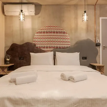 The Old Town Industrial Vault - A Fusion Of Past & Present Appartement Bucarest
