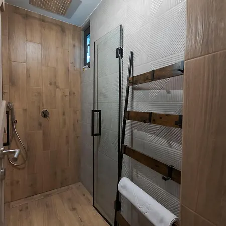 The Old Town Industrial Vault - A Fusion Of Past & Present Appartement Bucarest
