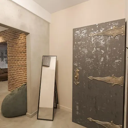 Apartment The Old Town Industrial Vault - A Fusion Of Past & Present Bucharest