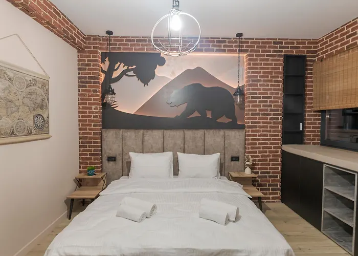 The Old Town Industrial Vault - A Fusion Of Past & Present 布加勒斯特