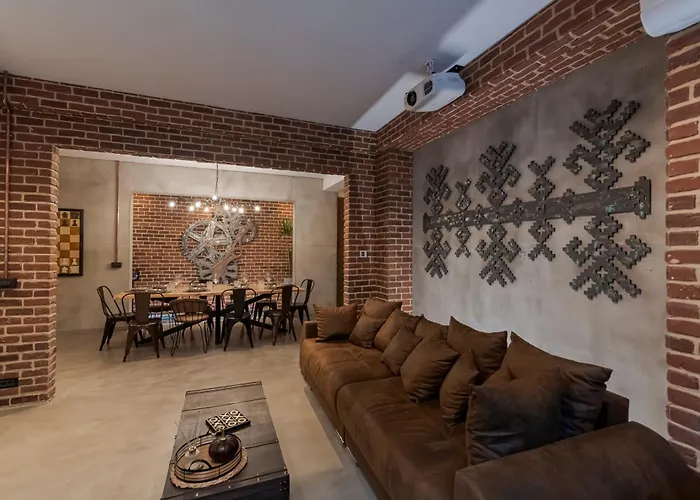 The Old Town Industrial Vault - A Fusion Of Past & Present شقة بوخارست