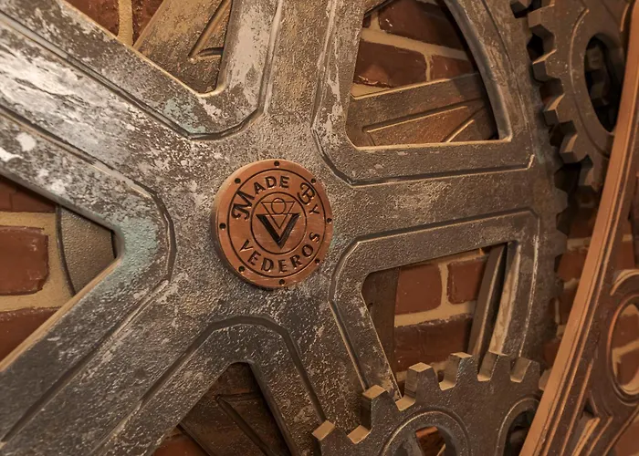 The Old Town Industrial Vault - A Fusion Of Past & Present * بوخارست