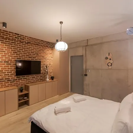 The Old Town Industrial Vault - A Fusion Of Past & Present Apartament Bukareszt