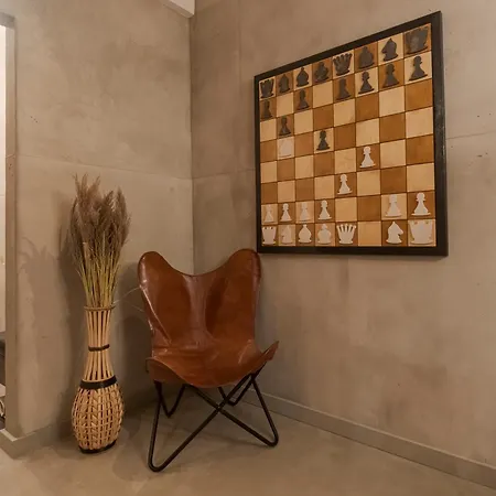 The Old Town Industrial Vault - A Fusion Of Past & Present * Bukareszt