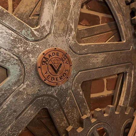 The Old Town Industrial Vault - A Fusion Of Past & Present * Bukareszt