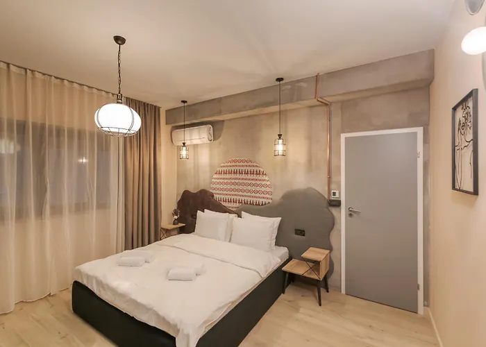 The Old Town Industrial Vault - A Fusion Of Past & Present Bucureşti