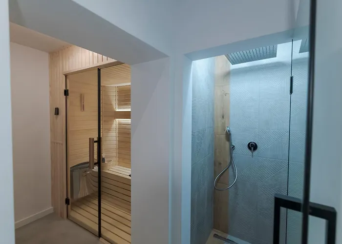 The Old Town Industrial Vault - A Fusion Of Past & Present * Bucureşti