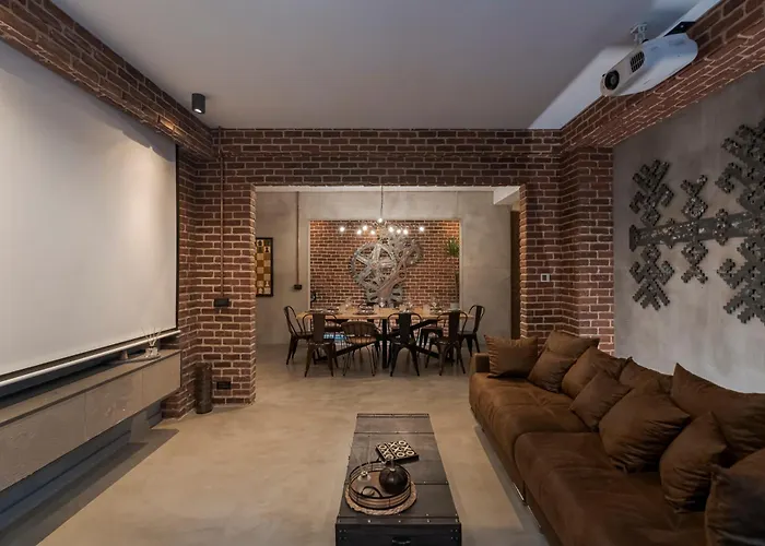 The Old Town Industrial Vault - A Fusion Of Past & Present Apartament