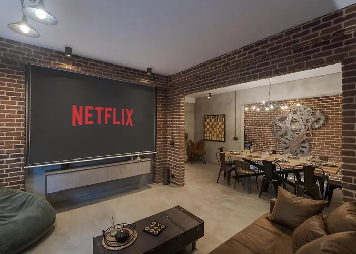 The Old Town Industrial Vault - A Fusion Of Past & Present Apartament